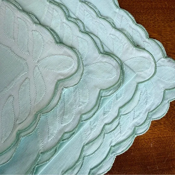Vintage Embroidered Napkins & Placemats in a soft seafoam green- set of 4 - Picture 3 of 10